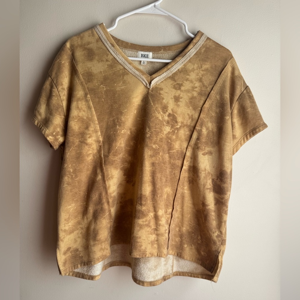 BKE Tan Tie-Dye V-Neck Tee Size Large